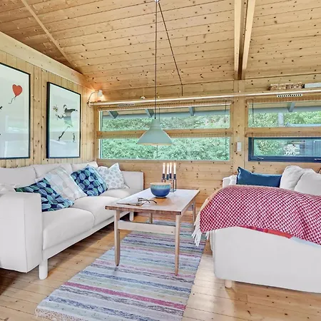 Nyaraló 3 Bedroom Beautiful In Idestrup