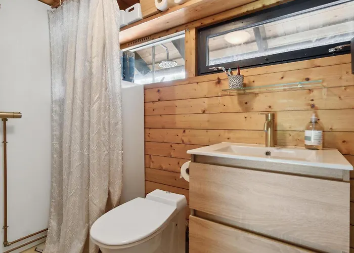 3 Bedroom Beautiful In Idestrup Prázdninový dům Bøtø By