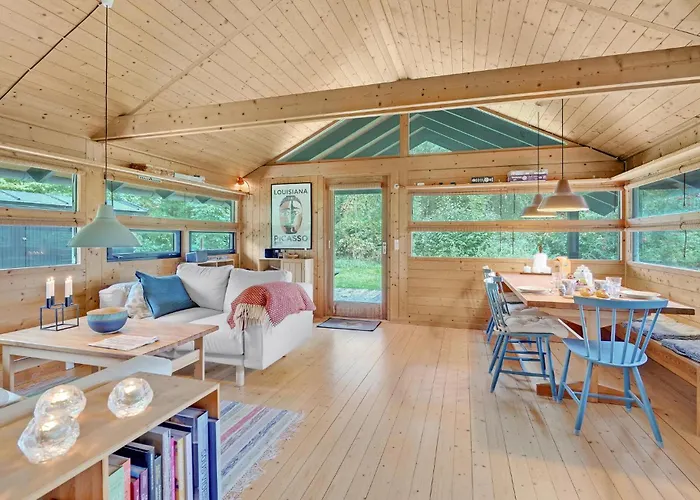 3 Bedroom Beautiful In Idestrup Prázdninový dům