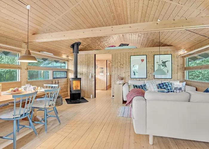 3 Bedroom Beautiful In Idestrup Holiday home *