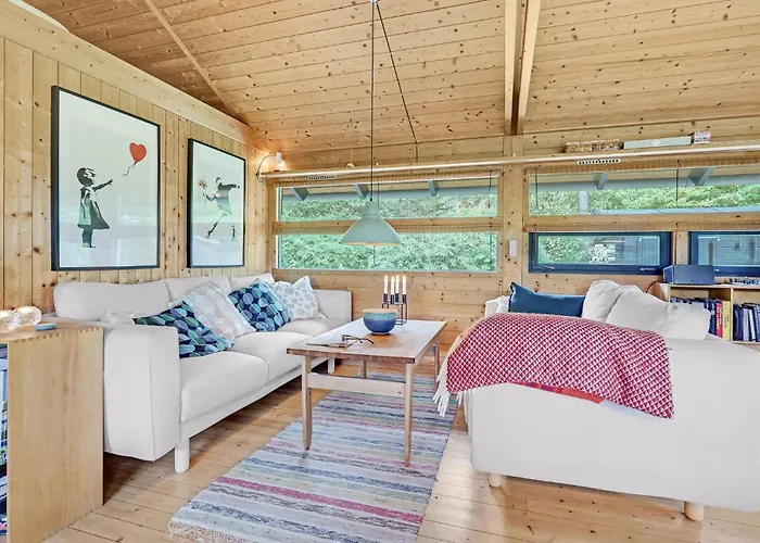 Holiday home 3 Bedroom Beautiful In Idestrup